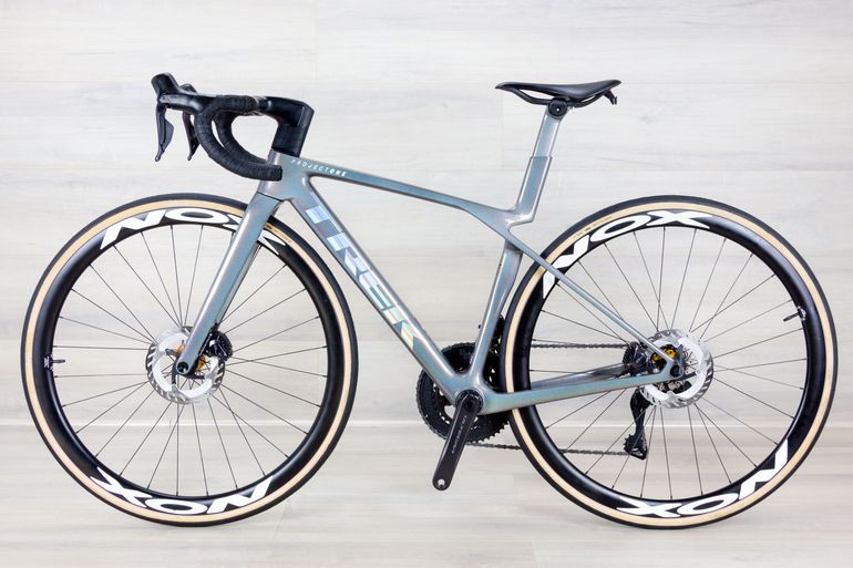 Used Trek Trek Madone SLR 7 2025 Road & Gravel, Light Gray — image 2 of 18