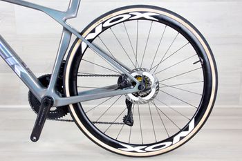 Used Trek Trek Madone SLR 7 2025 Road & Gravel, Light Gray — image 13 of 18