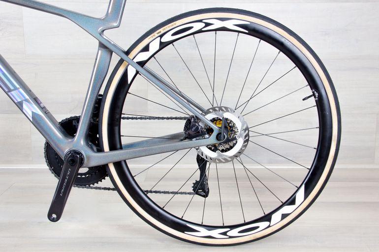 Used Trek Trek Madone SLR 7 2025 Road & Gravel, Light Gray — image 13 of 18