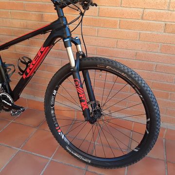 Gebrauchtes Trek Superfly 9.6 2016 2016 Mountainbike, Schwarz, 29 — Bild 3 von 4