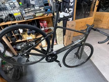 Used Scott Addict RC 40 2024 2024 Road & Gravel, Green — image 3 of 6