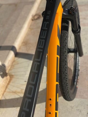 Used Trek Procaliber 9.6 2021 Mountainbike, Orange — image 9 of 9