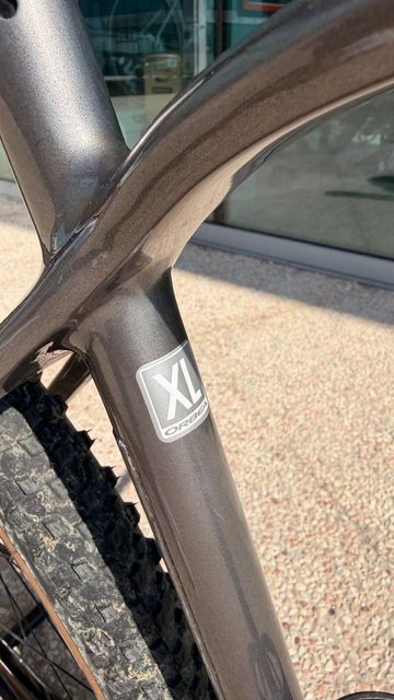 Orbea Alma 2022 Mountainbike usato, Nero — immagine 21 di 23
