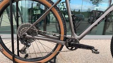 Orbea Alma 2022 Mountainbike usato, Nero — immagine 3 di 23