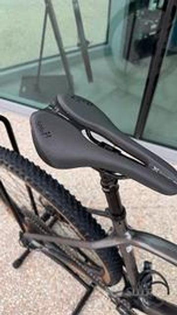 Orbea Alma 2022 Mountainbike usato, Nero — immagine 8 di 23