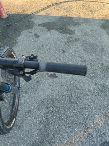 Used Giant Reign E+ 3 2024 2024 Mountainbike — image 3 of 14
