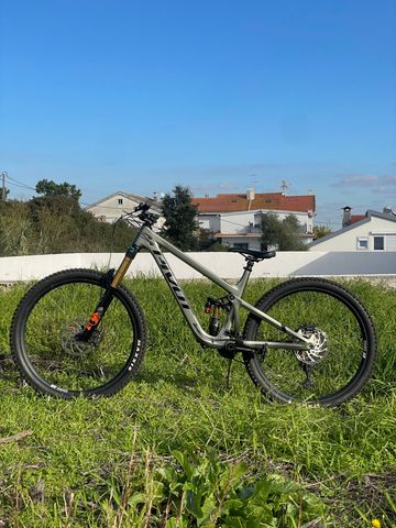 Tweedehands Pivot Firebird Shimano Deore XT 2024 MTB