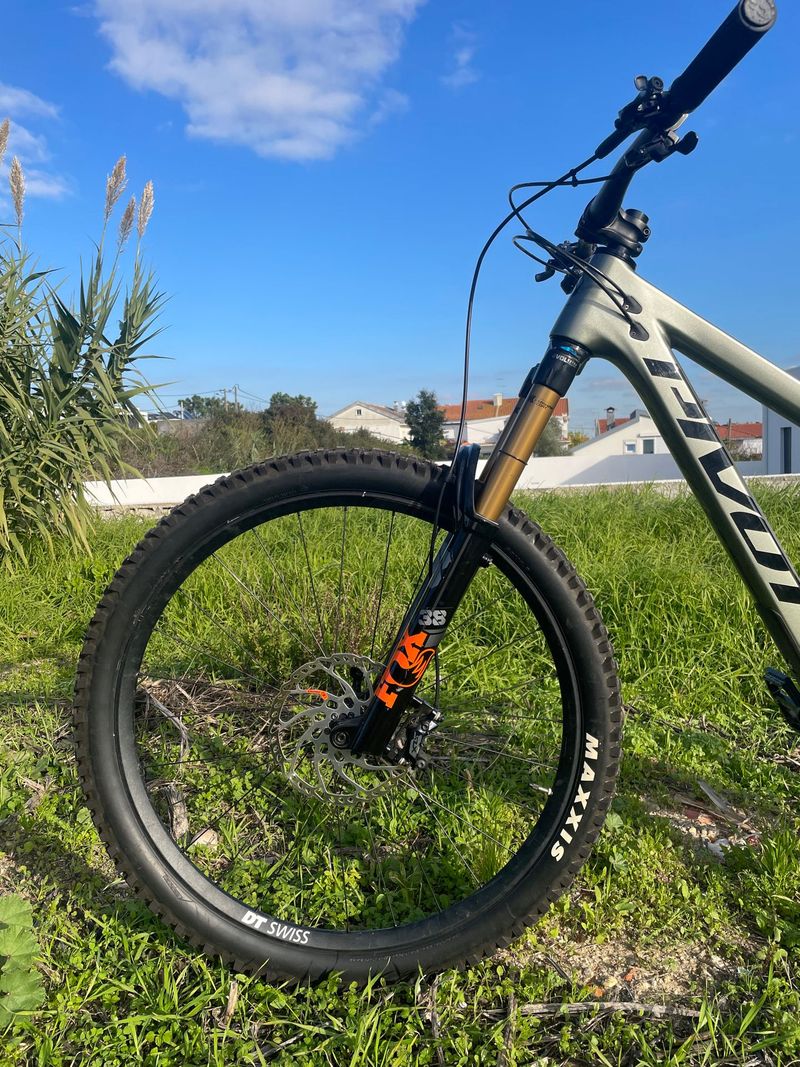 Pivot Firebird Shimano Deore XT 2024 Mountainbike d'occasion — image 3 sur 8
