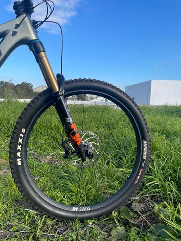 Pivot Firebird Shimano Deore XT 2024 Mountainbike d'occasion — image 7 sur 8
