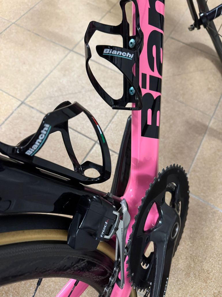 Used Bianchi Oltre XR4 Red eTap 2018 2018 Road & Gravel, Violett — image 2 of 8