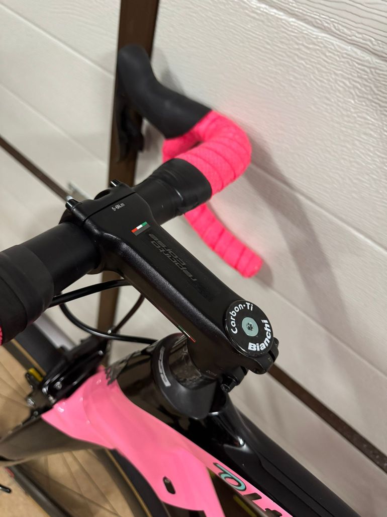 Used Bianchi Oltre XR4 Red eTap 2018 2018 Road & Gravel, Violett — image 6 of 8