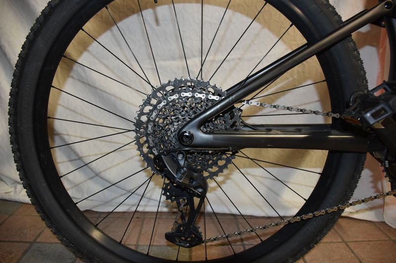 Käytetty Specialized Epic Evo Comp 2023 2023 Mountainbike — kuva 7 / 14