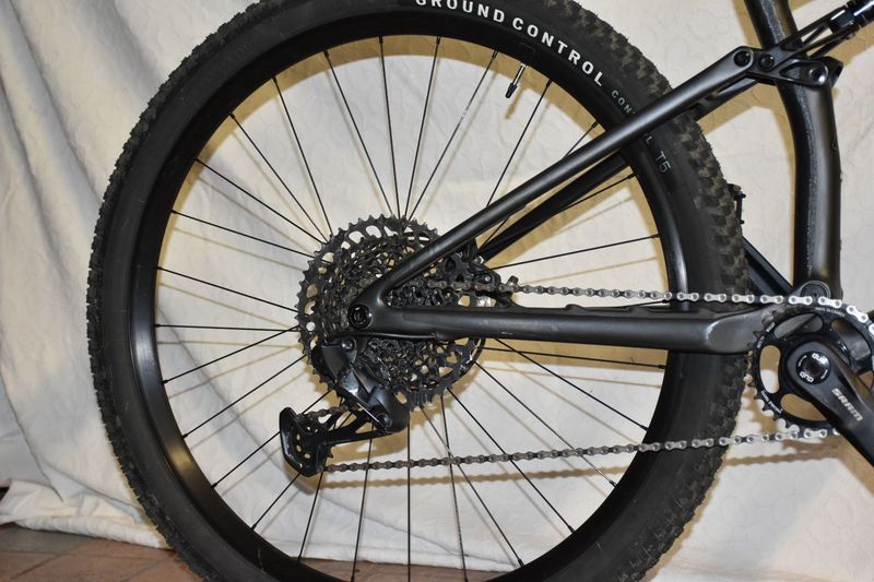 Käytetty Specialized Epic Evo Comp 2023 2023 Mountainbike — kuva 6 / 14