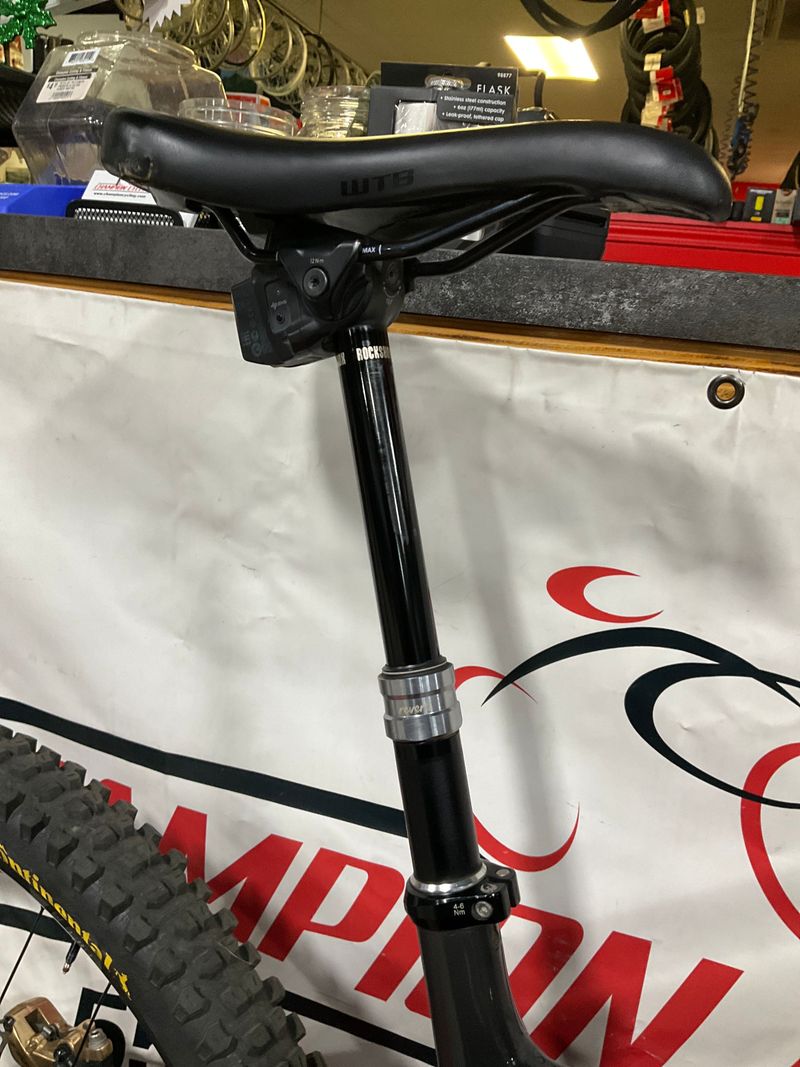 Used Pivot Mach 6 SRAM GX Eagle AXS 2022 Mountainbike, Black — image 3 of 5