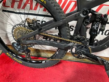 Used Pivot Mach 6 SRAM GX Eagle AXS 2022 Mountainbike, Black — image 2 of 5