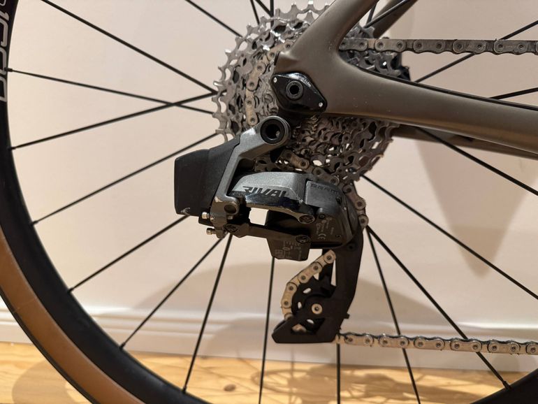 Used Cannondale SuperSix EVO SE 2023 2023 Road & Gravel, Light Gray — image 6 of 10