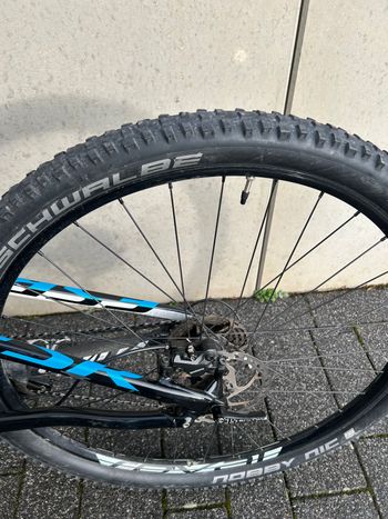 Used Specialized Camber Shimano GRX 2015 Mountainbike, Negro — image 3 of 4