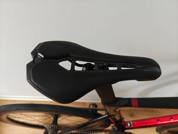 Used Stevens Arcalis 2022 Road & Gravel, Red — image 2 of 7