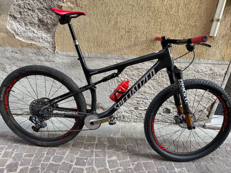 Used Specialized Epic Comp 2022 Frameset 2022 Mountainbike — image 1 of 3
