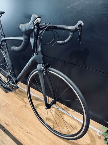 Used Specialized Tarmac Shimano 105 2016 Road & Gravel, Black — image 4 of 5