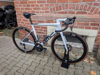 Used BMC Teammachine SLR 01 TWO 2024 2024 Road & Gravel, White — image 5 of 11