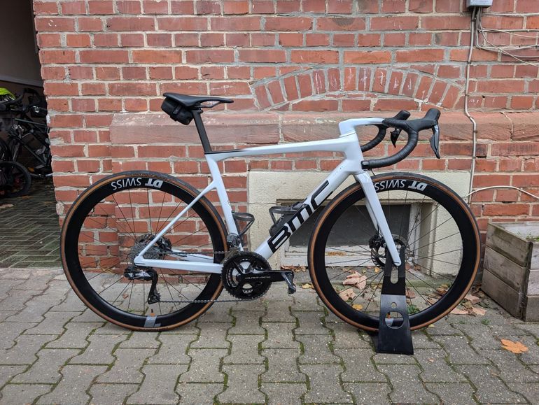 Used BMC Teammachine SLR 01 TWO 2024 2024 Road & Gravel, White — image 1 of 11