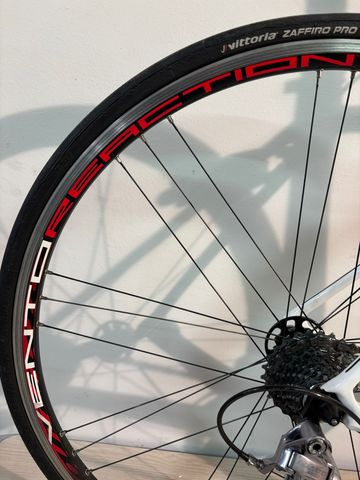 Gebrauchtes Specialized Tarmac SL3 2011 Road & Gravel, Weiß — Bild 5 von 11