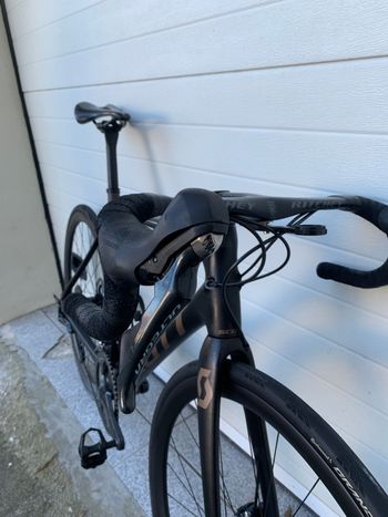 Used Scott Addict 10 disc carbon 2021 2021 Road & Gravel, Black — image 3 of 13