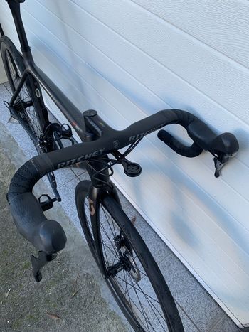 Used Scott Addict 10 disc carbon 2021 2021 Road & Gravel, Black — image 5 of 13