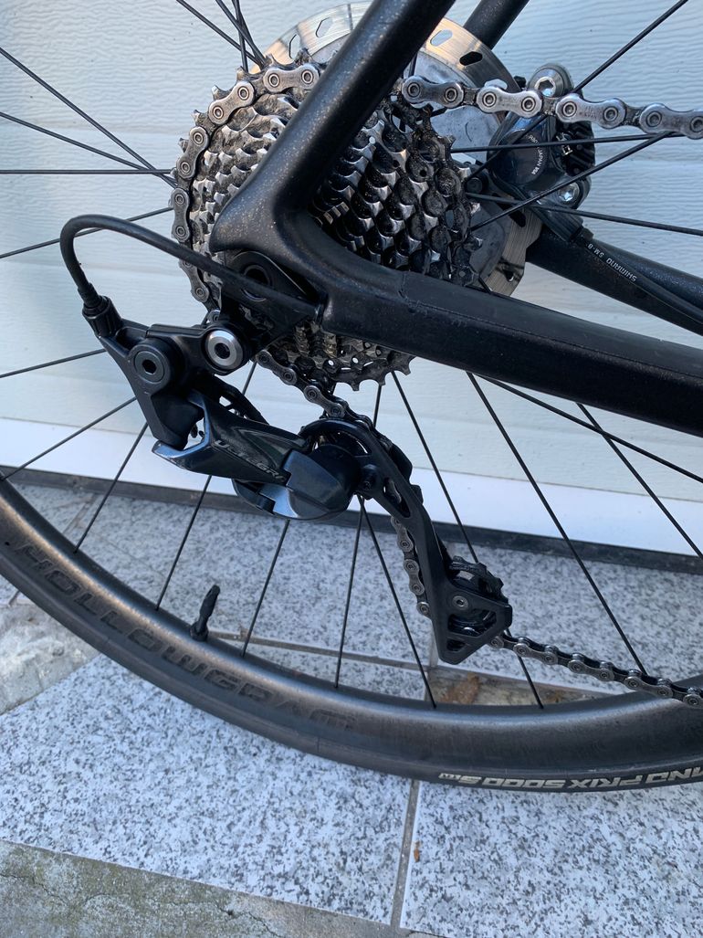 Used Scott Addict 10 disc carbon 2021 2021 Road & Gravel, Black — image 7 of 13