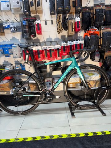 Used Bianchi Specialissima COMP 105 Di2 2024 2024 Road & Gravel