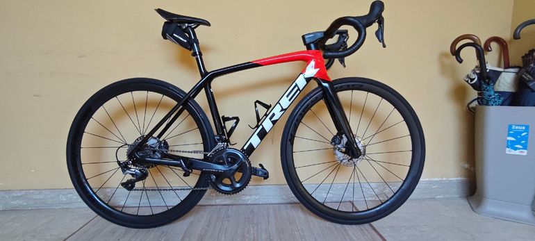 Used Trek Émonda SL 6 Disc Pro 2022 2022 Road & Gravel, Black — image 2 of 3