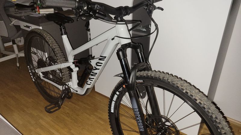 Used Canyon Spectral 5 2024 2024 Mountainbike, Light Gray, 27.5, 29 — image 6 of 10