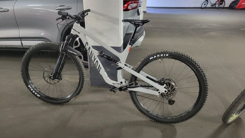 Used Canyon Spectral 5 2024 2024 Mountainbike, Light Gray, 27.5, 29 — image 4 of 10