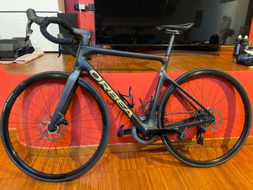 Gebrauchtes Orbea ORCA M30i 2022 2022 Road & Gravel, Schwarz — Bild 2 von 3