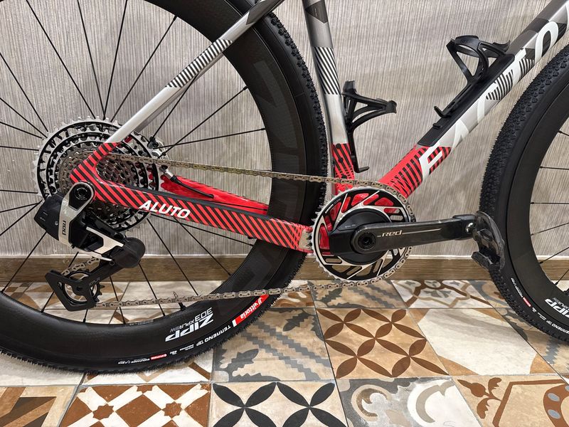 Used Factor ALUTO 2025 Road & Gravel, Light Gray — image 3 of 3