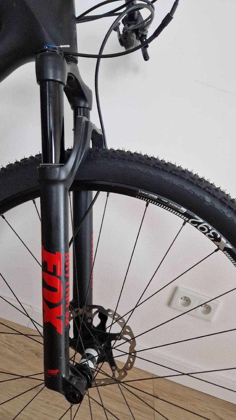 Used Focus Raven Shimano Deore XT 2018 Mountainbike, Black — image 2 of 8