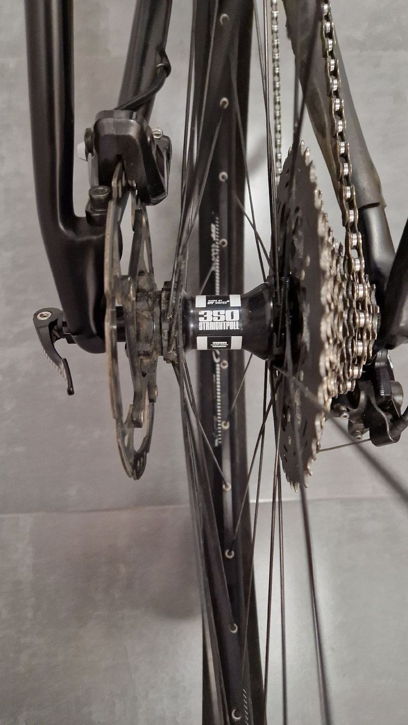 Used Focus Raven Shimano Deore XT 2018 Mountainbike, Black — image 3 of 8