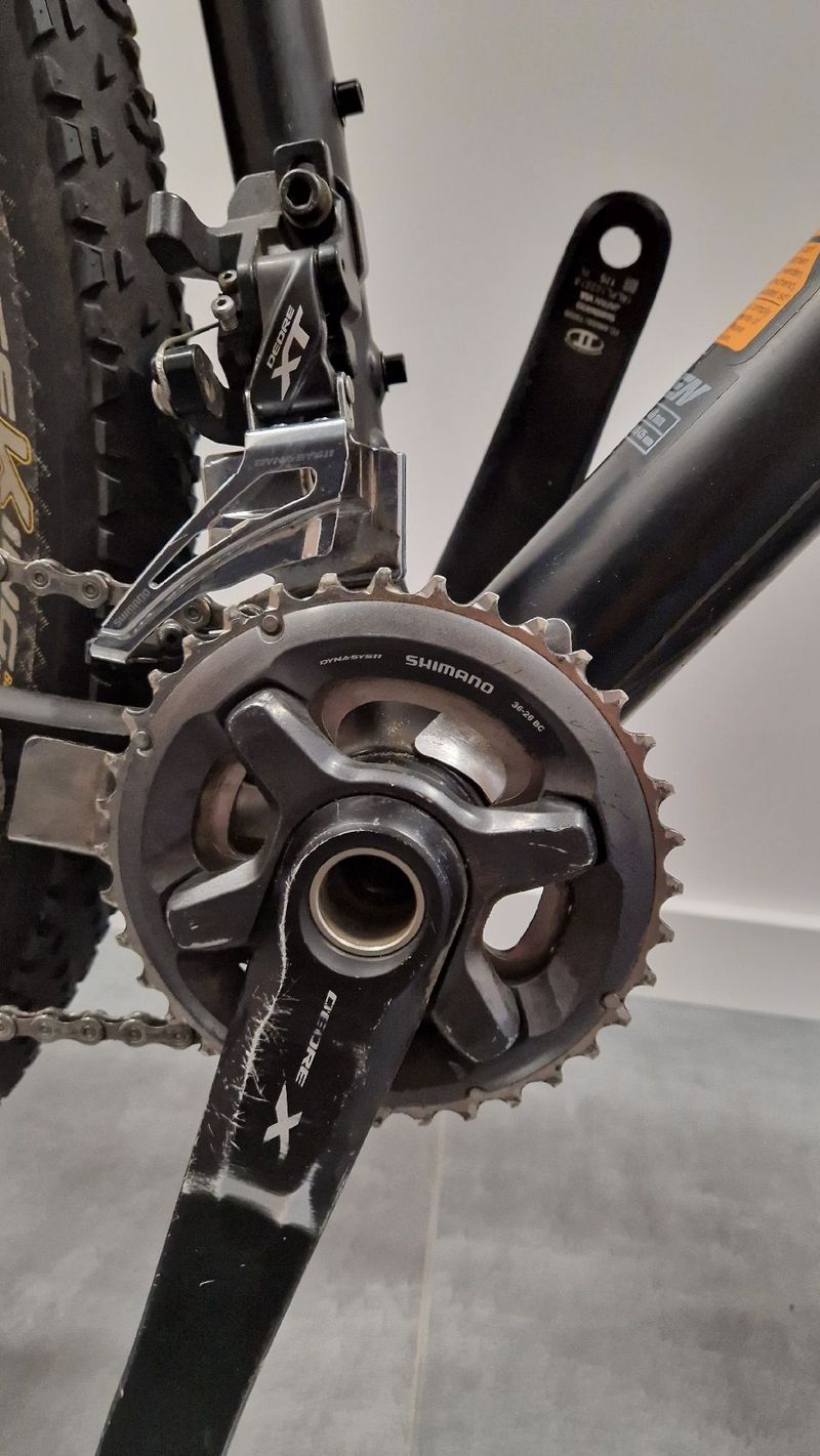 Used Focus Raven Shimano Deore XT 2018 Mountainbike, Black — image 4 of 8
