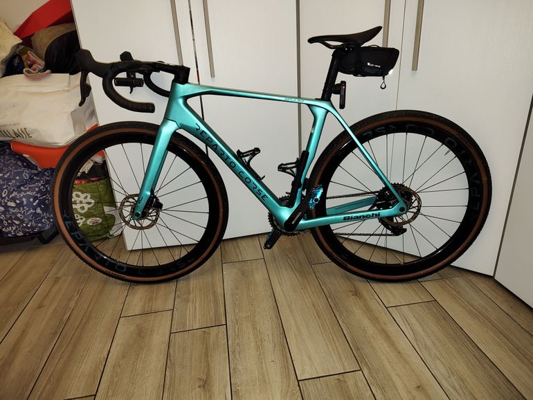 Used Bianchi Impulso RC Force AXS disc 2024 2024 Road & Gravel, Green — image 1 of 8