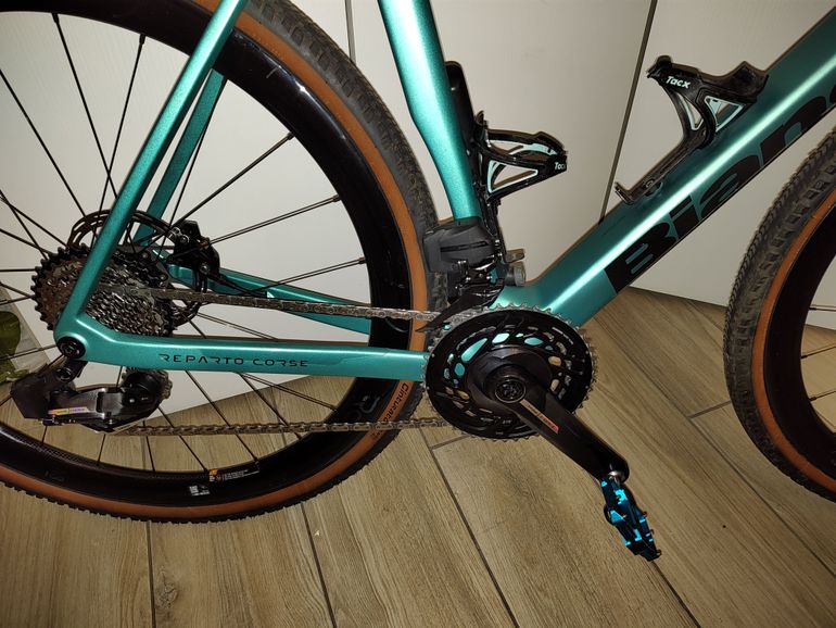 Used Bianchi Impulso RC Force AXS disc 2024 2024 Road & Gravel, Green — image 3 of 8