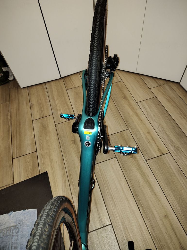 Used Bianchi Impulso RC Force AXS disc 2024 2024 Road & Gravel, Green — image 7 of 8