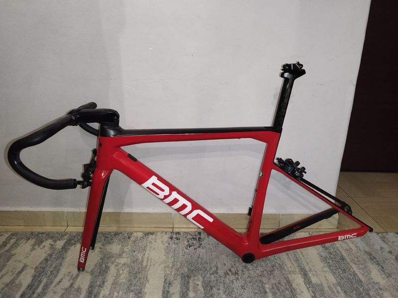 Used BMC Teammachine SLR01 THREE 2019 Frameset 2019 Road & Gravel, Red — image 9 of 15