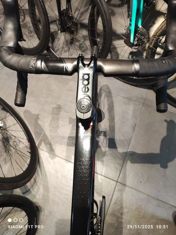 Gebrauchtes Colnago V3 Shimano Ultegra Di2 (12 Speed) 2024 Road & Gravel, Schwarz — Bild 4 von 6