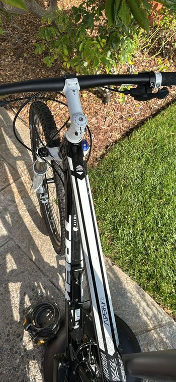 Used Trek Superfly 5 2014 2014 Mountainbike, White, 29 — image 2 of 7