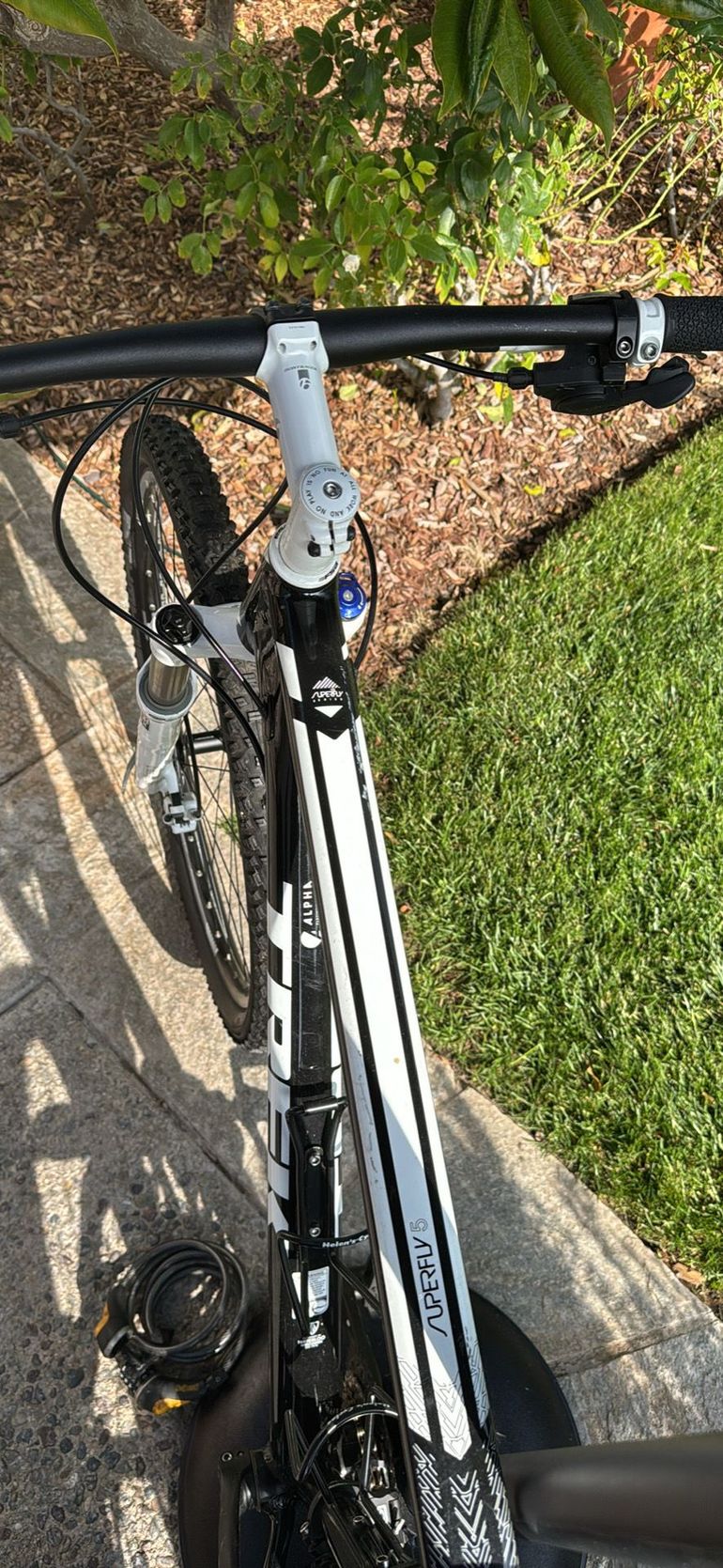 Used Trek Superfly 5 2014 2014 Mountainbike, White, 29 — image 2 of 7