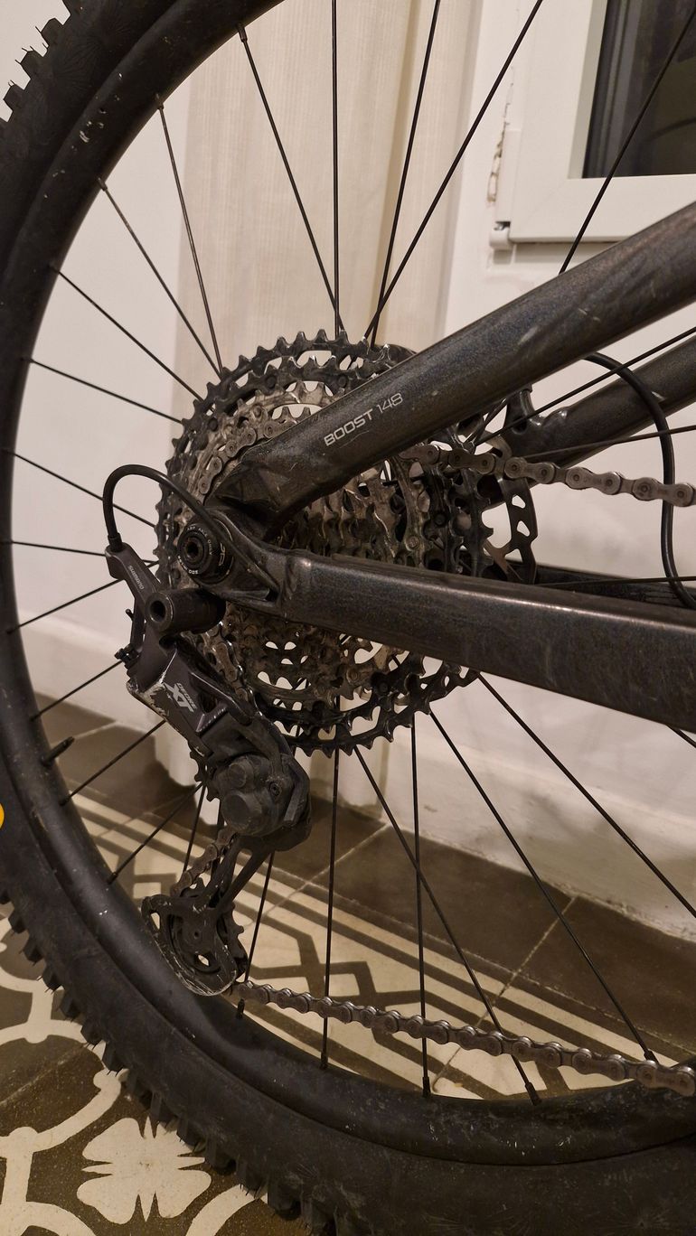 Used Trek Remedy 8 2022 Mountainbike, Black — image 8 of 12
