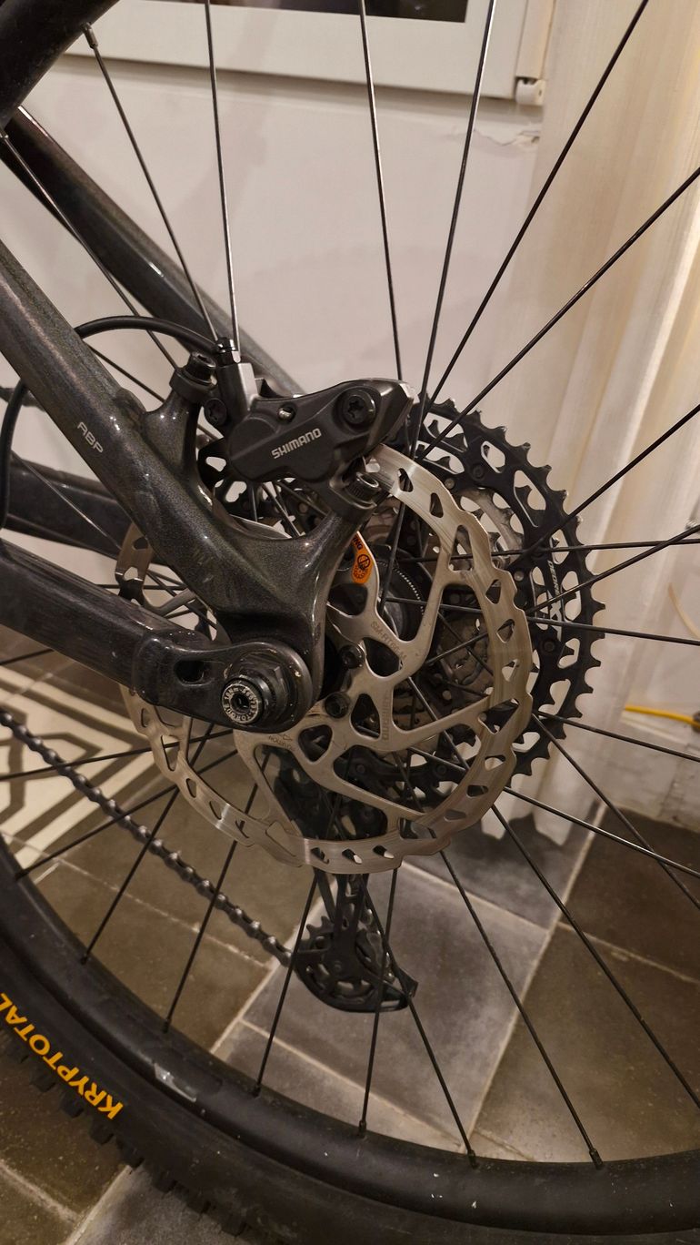 Used Trek Remedy 8 2022 Mountainbike, Black — image 2 of 12