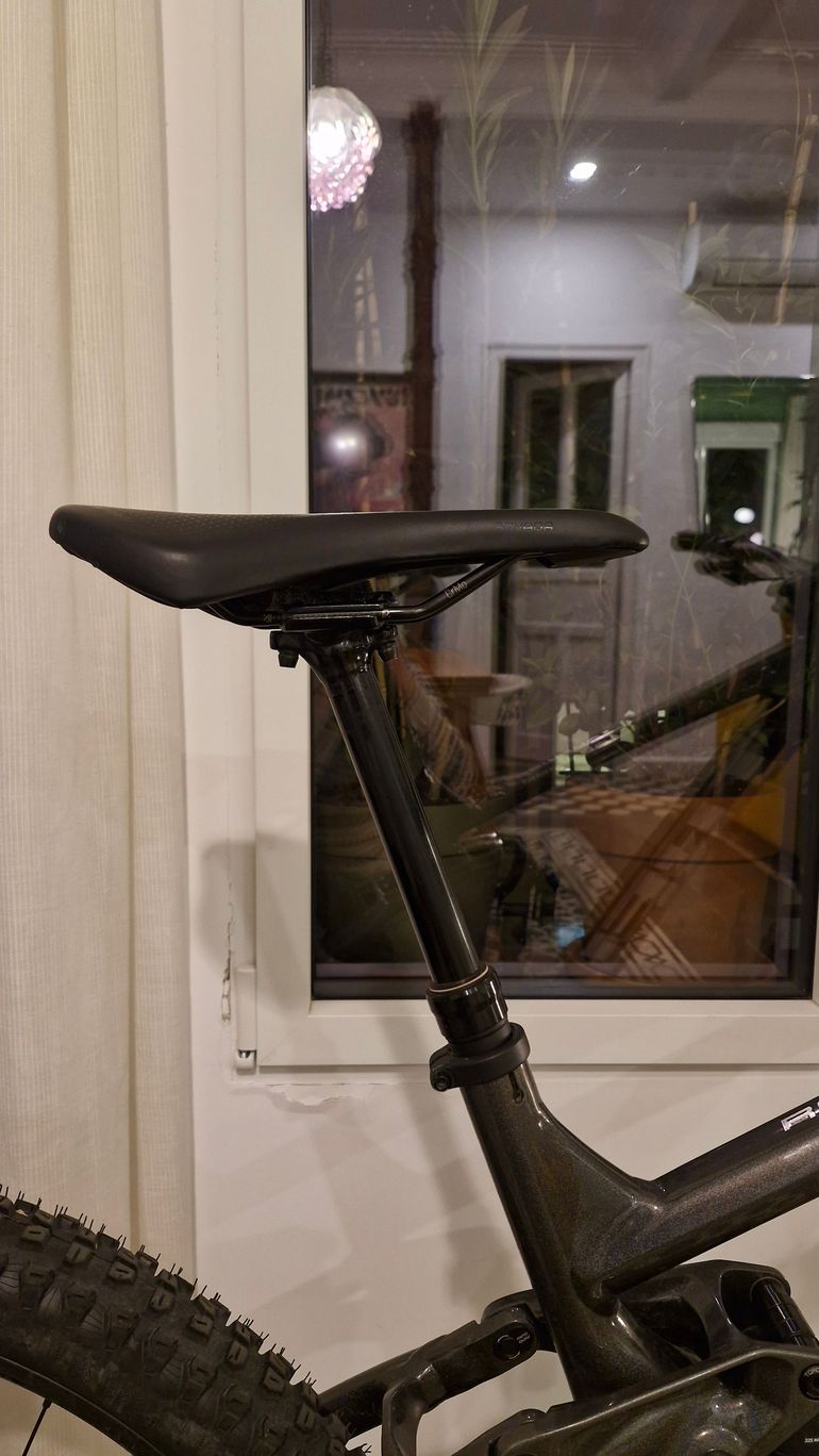Used Trek Remedy 8 2022 Mountainbike, Black — image 10 of 12