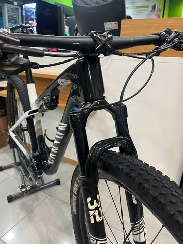Brugt Canyon Lux World Cup CF 7 2024 2024 Mountainbike — billede 3 af 6